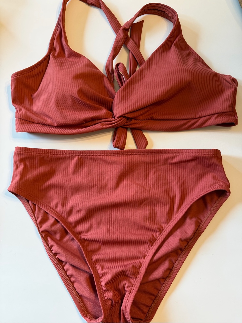 Time and Tru Ribbed Twist-Front Bikini Set in Rust Red